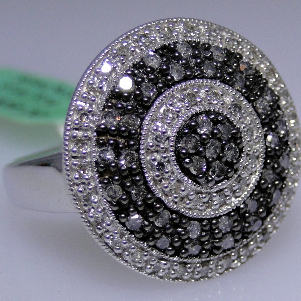 Sterling ring with 1 carat natural diamonds new